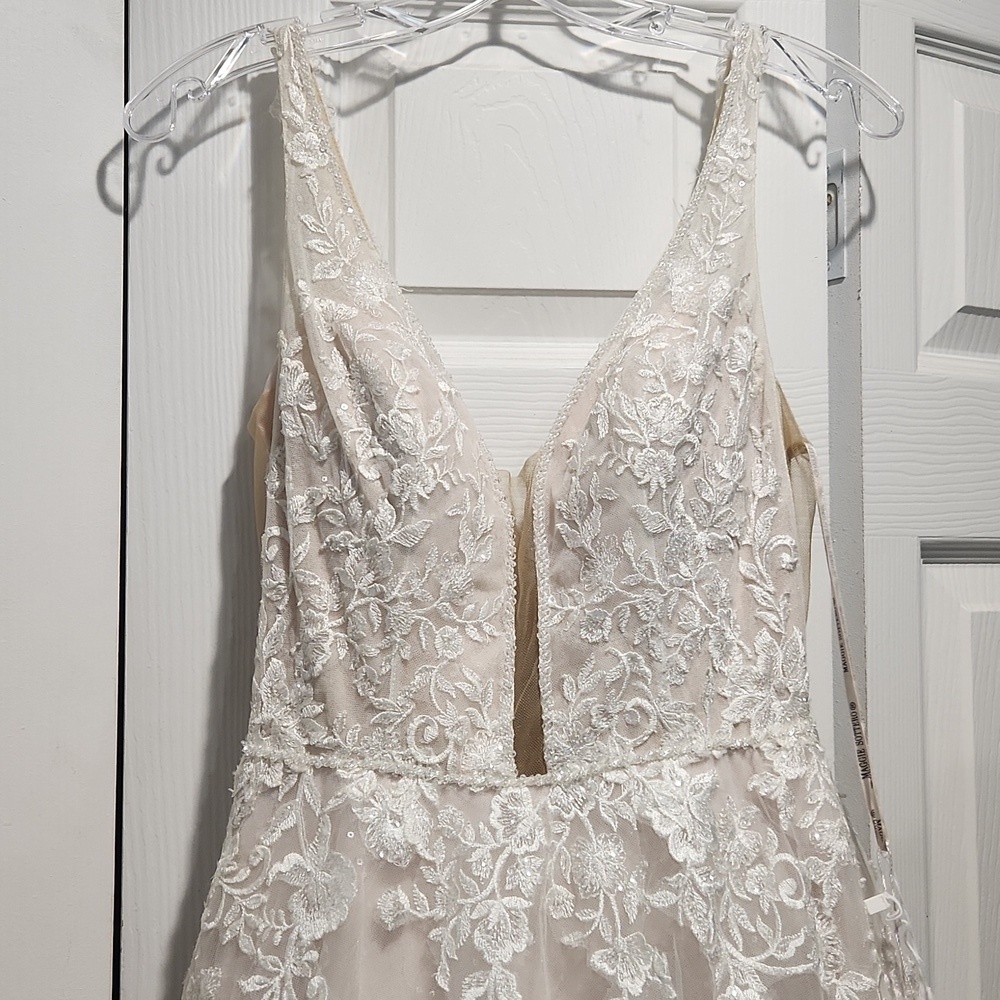 Maggie Sottero Leticia Lynette size 6 Wedding Dress Princess Style - Picture 5 of 12